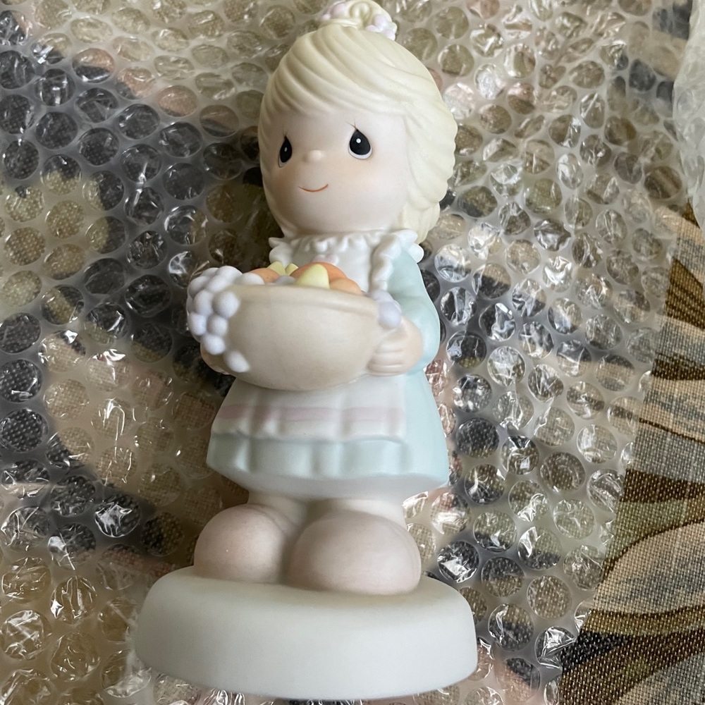 Figurines